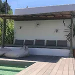 Charming Studio In The House Of Envi'S House