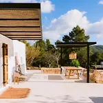 Villa Es Pujolet Renovada 100 Porcien Un Refugio De Paz En El Corazon De Ibiza Piscina Ac Diseno Tranquilidad El Verdadero Ibiza
