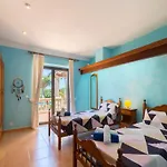Spacious 5-Bedroom Villa In Mallorca