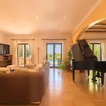 Spacious 5-Bedroom Villa In Mallorca