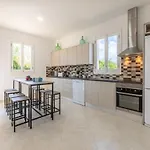 Spacious Country House For 8 Guests