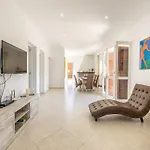 Spacious Country House For 8 Guests