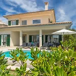 Modern Villa, 210M From Sandy Beach