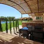 Wohnung Mit Pool, Garten, Terrasse Und Grill