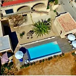 Villa Cabrera