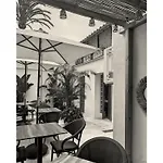 Moonten Boutique Stay