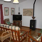 Confortable Chalet Individual Con Piscina Y Jardin