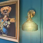 Dog Admiral - Urban Guest House