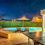 Villa Gris By Villa Plus