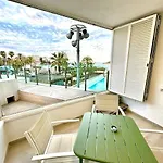 Beautiful Sea View Apartment & Direct Pool Access
