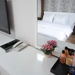 Hawaii Hotel