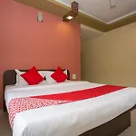 Oyo 11944 Rajat Residency