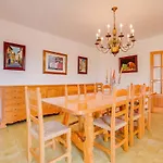 Villa Saturn